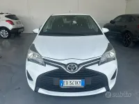 Usata Toyota Yaris 69 CV (50 kW) 2014 Bianco Utilitaria