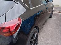 Usata Opel Astra 110 CV (80 kW) 2013 Nero Berlina