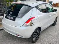 Usata Lancia Ypsilon 69 CV (50 kW) 2017 Grigio Utilitaria
