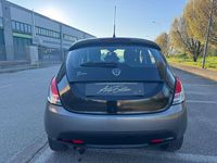 Usata Lancia Ypsilon 69 CV (50 kW) 2013 Grigio Utilitaria