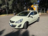 Usata Opel Corsa 85 CV (62 kW) 2013 Bianco Berlina