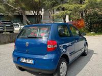 Usata VW Fox Sport 54 CV (39 kW) 2005 Blu Utilitaria