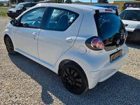 Usata Toyota Aygo 67 CV (49 kW) 2010 Bianco Utilitaria