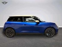 Usata Mini Cooper SE Favoured 160 kW (218 CV) 2025 Blu/azzurro Utilitaria