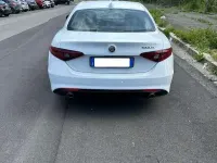 Usata Alfa Romeo Giulia Super 179 CV (131 kW) 2016 Berlina