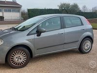 Usata Fiat Grande Punto Dynamic 78 CV (57 kW) 2005 Grigio Utilitaria
