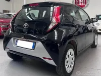 Usata Toyota Aygo Business Edition 69 CV (50 kW) 2018 Nero Utilitaria