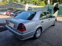 Usata Mercedes C180 Classic 122 CV (89 kW) 1998 Argento Berlina