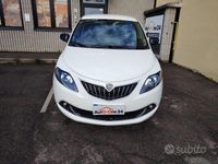 Usata Lancia Ypsilon Gold 69 CV (50 kW) 2023 Bianco gelato pastello Utilitaria