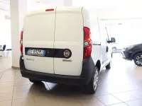 Usata Fiat Doblò Lounge 105 CV (77 kW) 2021 Bianco Monovolume