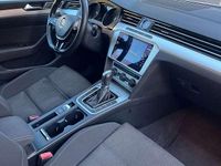 Usata VW Passat Executive 150 CV (110 kW) 2018 Argento Station wagon