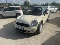 Usata Mini Cooper 122 CV (89 kW) 2010 Beige Utilitaria