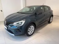 Usata Renault Captur Equilibre 145 CV (106 kW) 2023 Grigio SUV