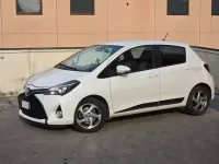 Usata Toyota Yaris Hybrid Style 73 CV (53 kW) 2015 Bianco Berlina
