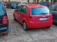 Usata Ford Fiesta 73 CV (53 kW) 2004 Rosso Utilitaria