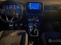Usata VW T-Roc R-line 116 CV (85 kW) 2023 Beige SUV