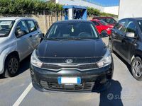 Usata Kia Rio 90 CV (66 kW) 2017 Nero Berlina