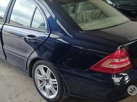 Usata Mercedes C220 150 CV (110 kW) 2004 Nero Berlina