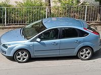 Usata Ford Focus 125 CV (91 kW) 2005 Blu Utilitaria