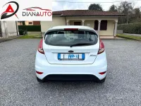 Usata Ford Fiesta Titanium 95 CV (69 kW) 2015 Bianco Utilitaria