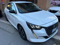 Usata Peugeot 208 Allure 102 CV (75 kW) 2022 Bianco Utilitaria