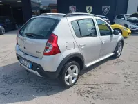 Usata Dacia Sandero Stepway 90 CV (66 kW) 2012 Argento met. Berlina