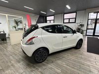 Usata Lancia Ypsilon Gold 69 CV (50 kW) 2023 Bianco Utilitaria