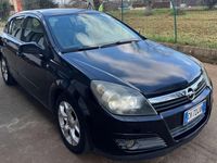 Usata Opel Astra Elegance 101 CV (74 kW) 2005 Nero Berlina