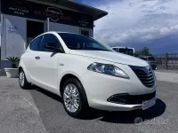 Gebraucht Lancia Ypsilon Gold 69 PS (50 kW) 2013 Weiß Kleinwagen