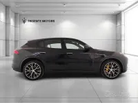 Begagnad Maserati Grecale 330 HK (242 kW) 2023 Svart SUV