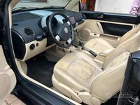 Usata VW New Beetle 105 CV (77 kW) 2005 Nero Utilitaria