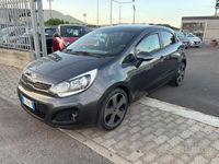 Usata Kia Rio EX 75 CV (55 kW) 2012 Grigio Berlina