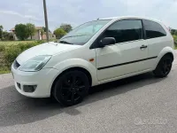 Usata Ford Fiesta Sport 80 CV (58 kW) 2005 Bianco Utilitaria