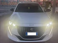 Usata Peugeot 208 Allure 101 CV (74 kW) 2021 Bianco Utilitaria