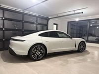 Usata Porsche Taycan 300 kW (408 CV) 2022 Bianco Berlina