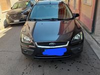 Usata Ford Focus 90 CV (66 kW) 2006 Grigio Station wagon