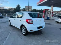 Usata Dacia Sandero Ambiance 72 CV (52 kW) 2015 Bianco Berlina