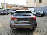 Usata Mercedes A180 AMG Line Premium 116 CV (85 kW) 2024 Grigio montagna Berlina
