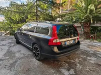 Usata Volvo V70 145 CV (106 kW) 2010 Nero Station wagon