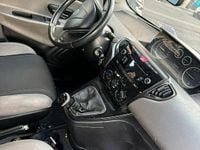 Usata Lancia Ypsilon 69 CV (50 kW) 2012 Grigio Utilitaria