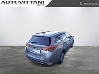 usata Toyota Auris Station Wagon 1.8 Hybrid Lounge del 2015 usata a Como