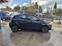 Usata Lancia Ypsilon Gold 69 CV (50 kW) 2019 Blu/azzurro Utilitaria
