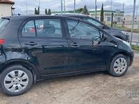 Usata Toyota Yaris 69 CV (50 kW) 2011 Nero Utilitaria