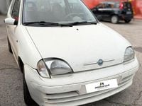 Käytetty Fiat 600 54 HP (39 kW) 2007 Valkoinen Viistoperä