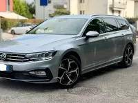 Usata VW Passat R-line 122 CV (89 kW) 2022 Grigio Station wagon