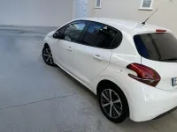 Usata Peugeot 208 68 CV (50 kW) 2015 Utilitaria