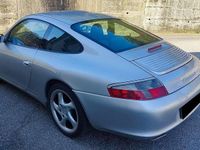 Usata Porsche 911 Carrera 4 320 CV (235 kW) 2001 Argento metallizzato Coupé