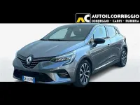 Usata Renault Clio Intens 100 CV (73 kW) 2023 Grigio chiaro Utilitaria