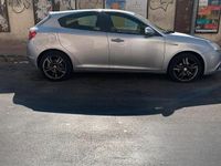 Usata Alfa Romeo Giulietta 105 CV (77 kW) 2012 Grigio Utilitaria