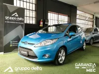 Usata Ford Fiesta Titanium 71 CV (52 kW) 2012 Bluazzurro Berlina